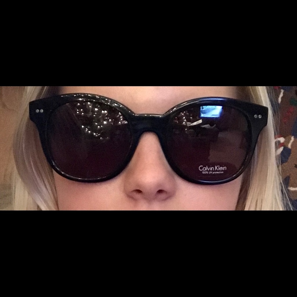 Calvin Klein sunglasses - Picture 3 of 6